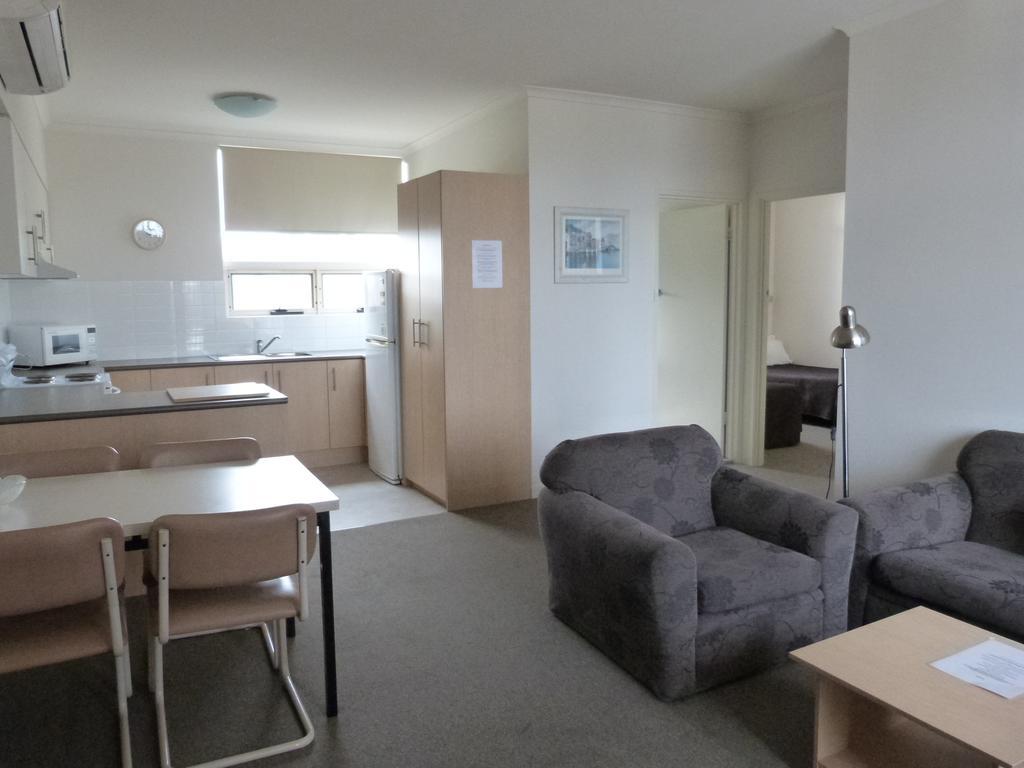 Glenelg Holiday Apartments - Corfu Adelaide Phòng bức ảnh