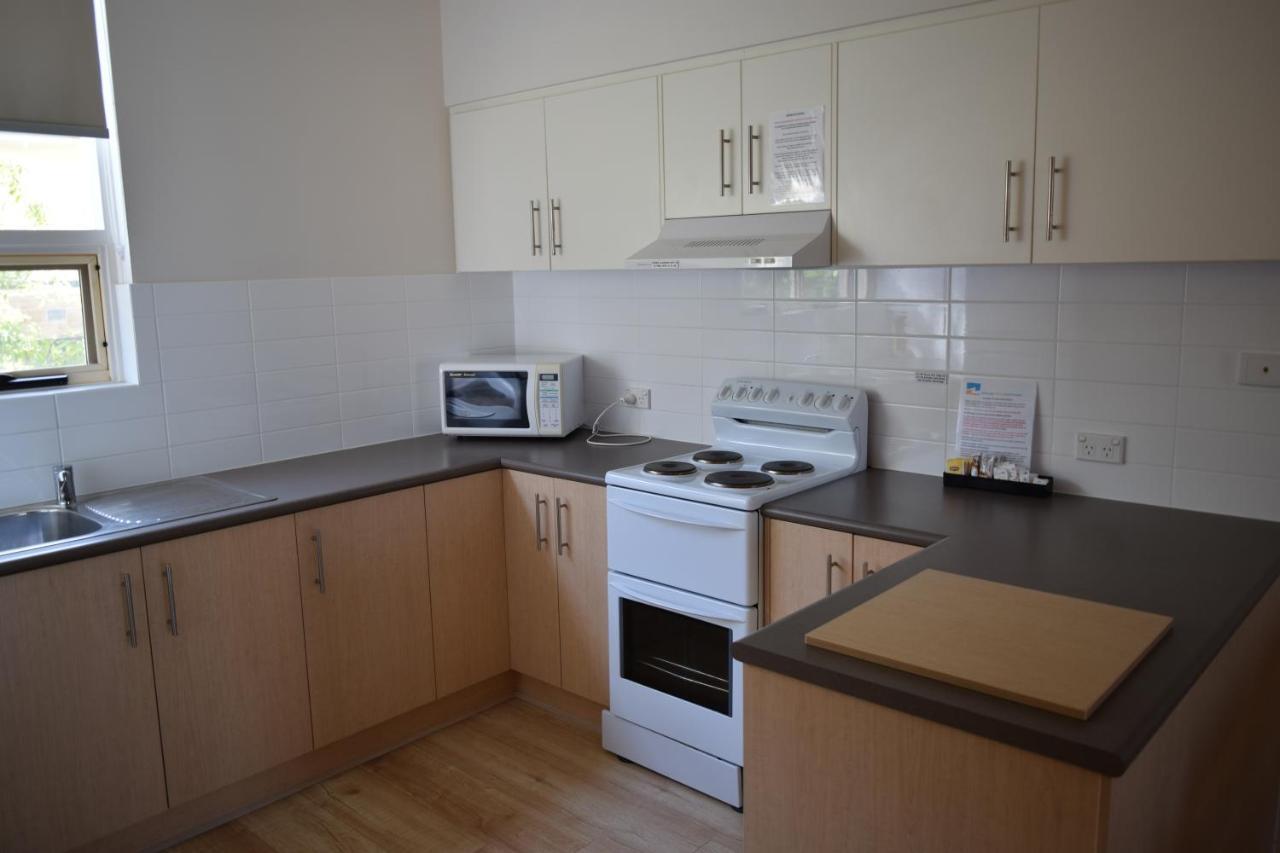 Glenelg Holiday Apartments - Corfu Adelaide Ngoại thất bức ảnh